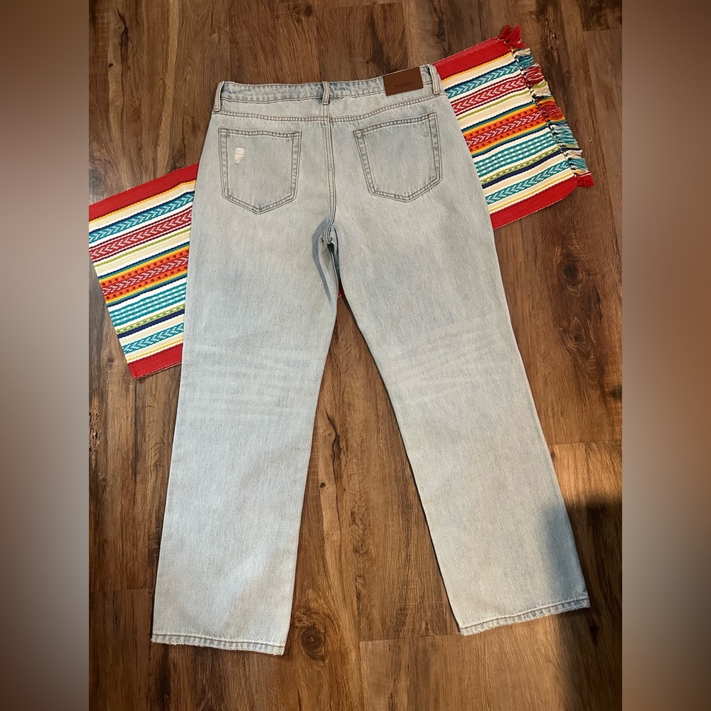 High Rise Light Blue Jeans - Picture 6 of 6